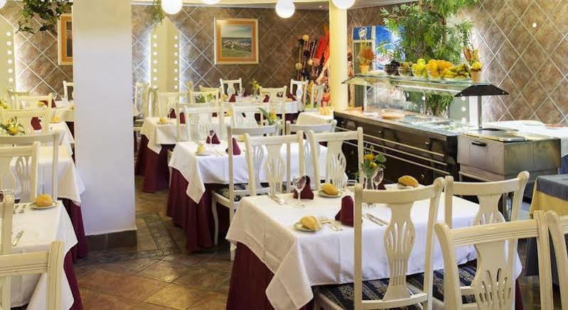 Hotel Villa De Laredo Фуенхірола Екстер'єр фото